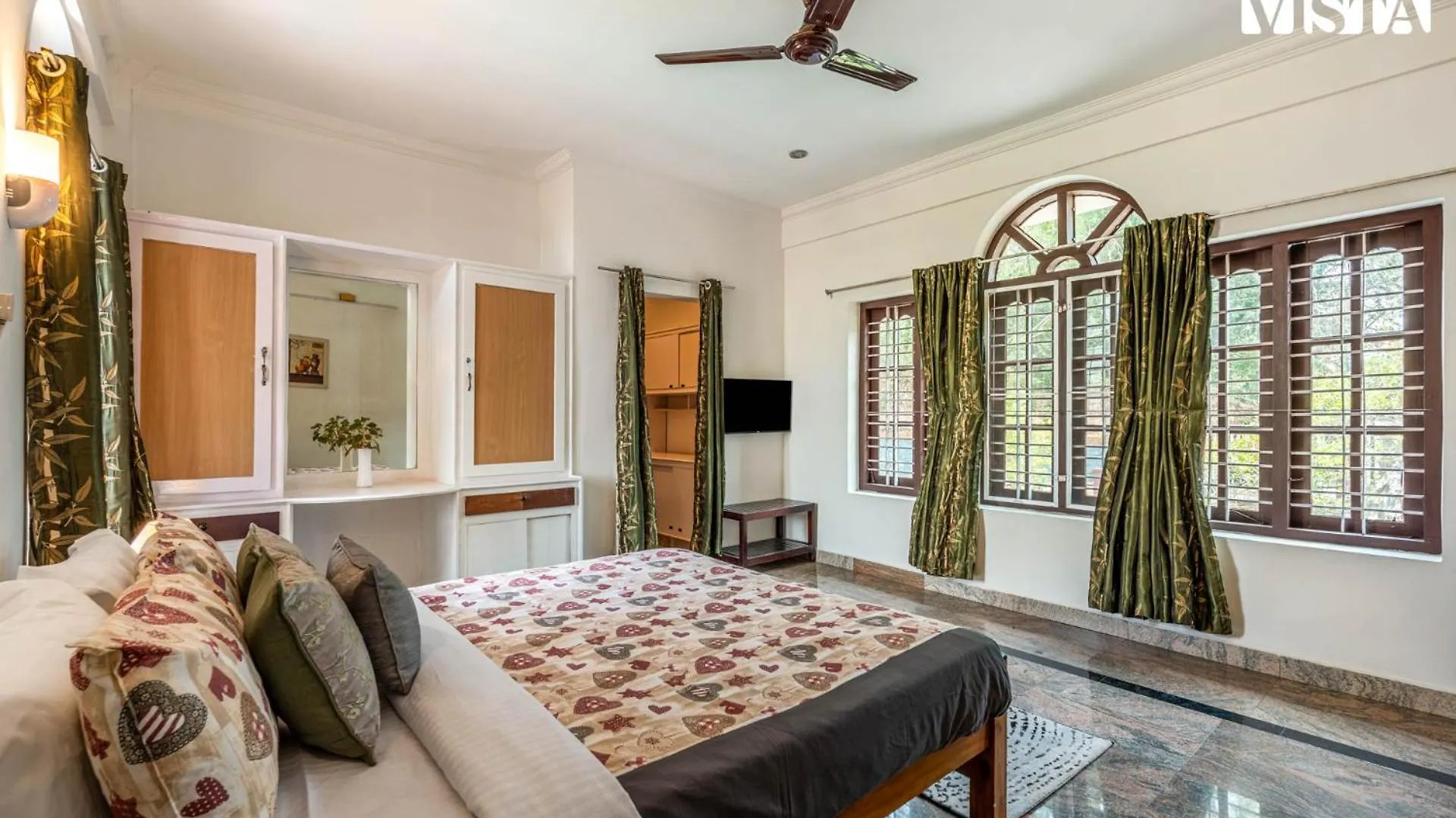 Villa Stayvista At Lakshmipuram Palace With Pool,Wifi Kottayam